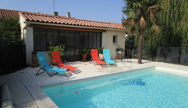 seasonal rental of a house with garden and pool