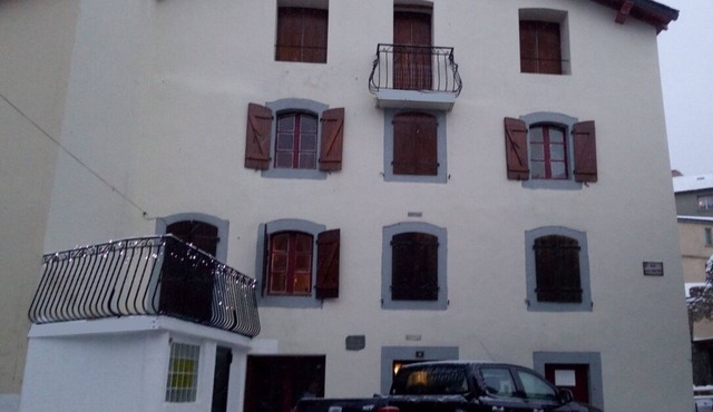 SEASONAL RENTAL VACATION HOME MOUNTAIN PYRENEES LA LLAGONNE (66)