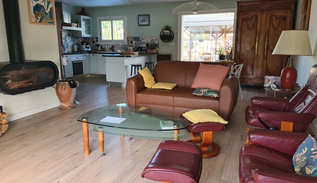 Seasonal rental Villa+car parking+pool