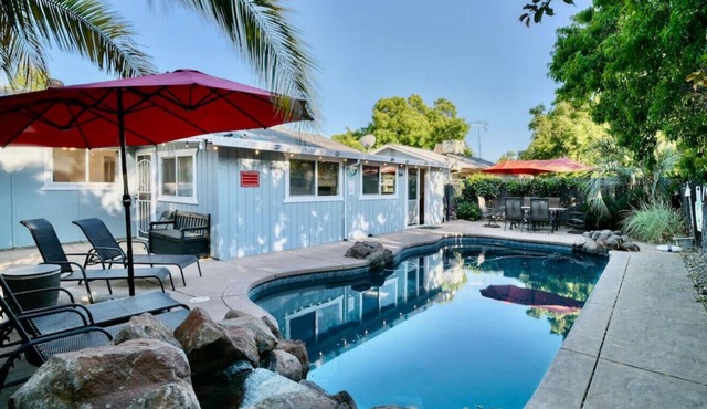 Seasonal Solar-Heated Pool - King and Queen Beds