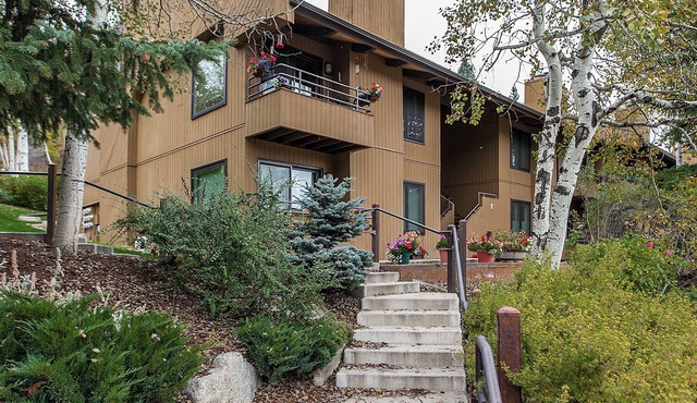 Seasons Four by Snowmass Vacations