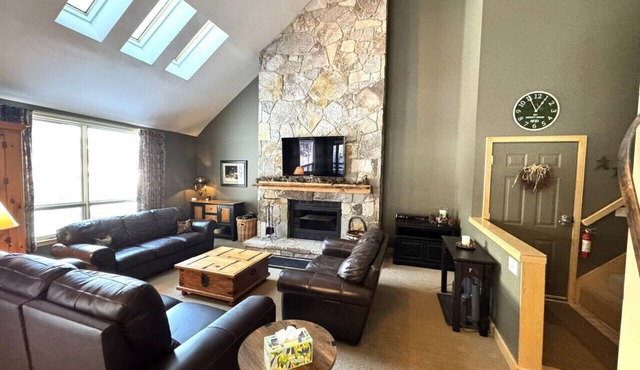 Seasons ski on/off at Mount Snow