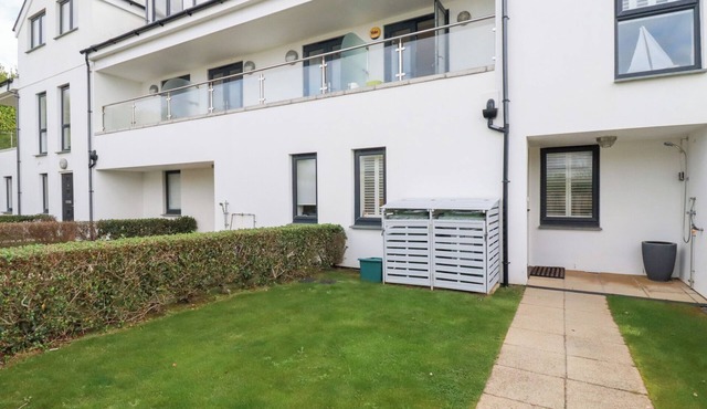 SEASPELL BEACH HOUSE, family friendly in Constantine Bay