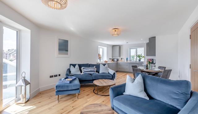 Seaspray - Bude - Two Bedroom Apartment, Sleeps 4