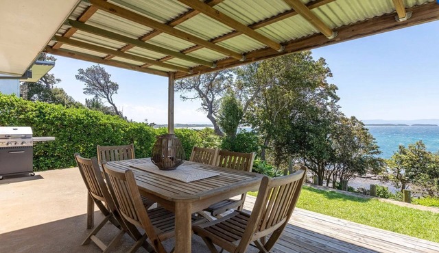 Seaspray - dolphin and whale watching from the verandah