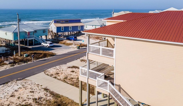 "SeasTheDay" Beach House A -Pool, Elevator & Amazing Ocean View!