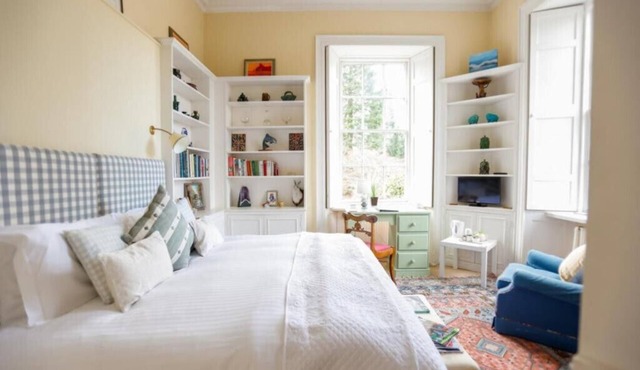 Seasyde House - The Old Library