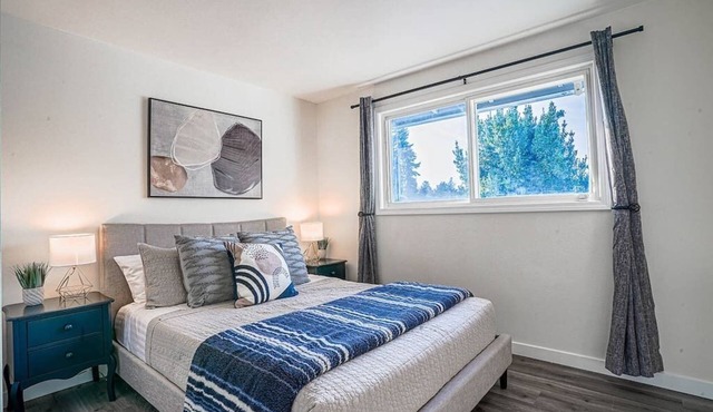 Seatac 2 BR Upper Unit 5 min to Airport