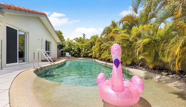 Seatides Mooloolaba -Pet friendly luxury home with heated pool!