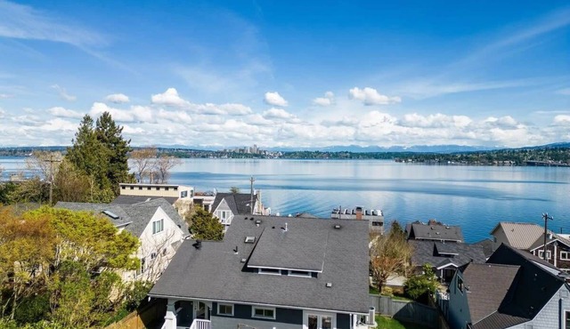 Seattle Craftsman Mansion w/Lk. &Mt. Rainier view