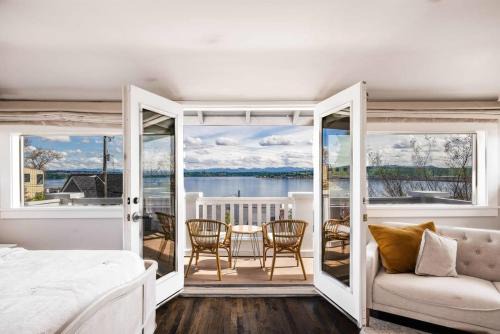 Seattle Craftsman Mansion w Lk&Mt Rainier view