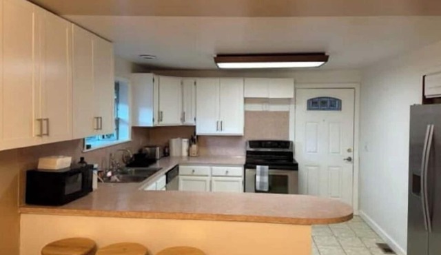 Seattle- SeaTac Airport By Light Rail Link Station