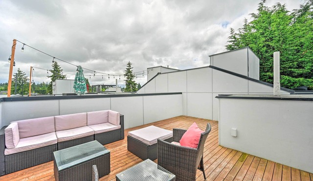Seattle Townhome: Rooftop Deck < 7 Mi to Dtwn