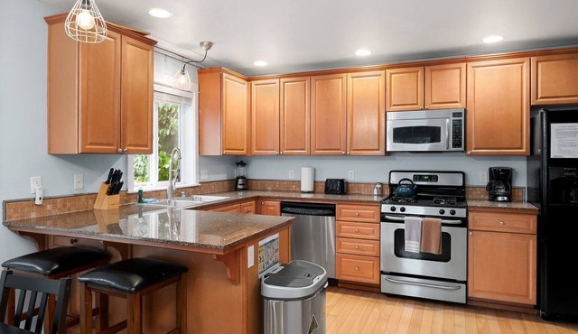 Seattle Vacation Home: 3 bed 3 bath Townhome in Madison Valley