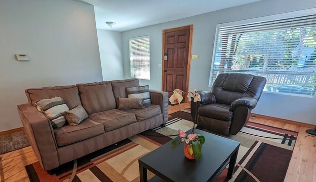 Seattle Vacation Home: Olympics - Family-friendly, CLEAN & Great Location | 5 Star Hospitality