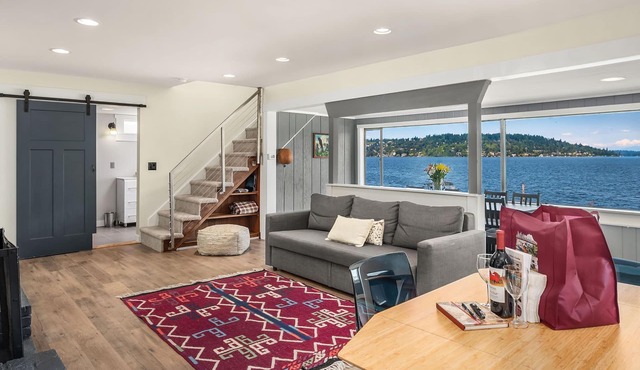 Seattle Vacation Home: Rainier waterfront home - Great Location | Amazing Views! | 5* Hospitality