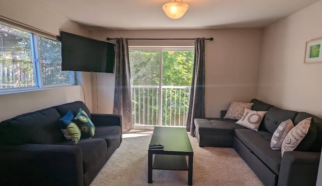 Seattle Vacation Home: West Seattle 3 bedroom home in great location