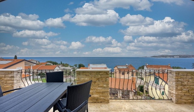 Seaview Apartment Emma