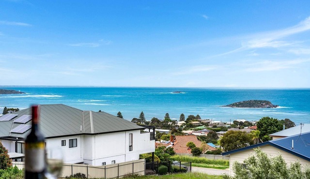 Seaview at the Bay - Wi-Fi and Linen Included