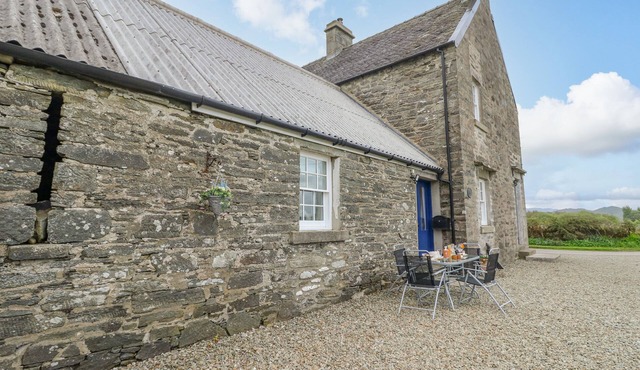 SEAVIEW-BARSLOISNACH COTTAGE, family friendly in Kilmartin