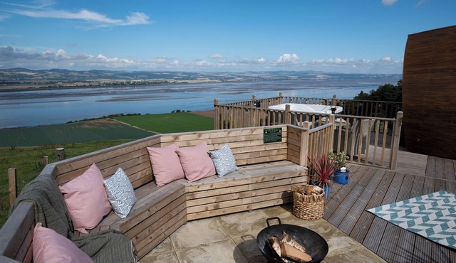 Seaview Cabin Sleeps 2 -Hot Tub -Dogs Ok -Parking