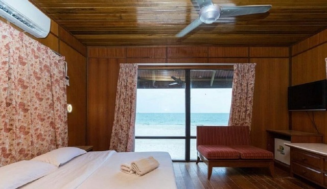 Seaview Chalet #5 Beachfront Cenang Beach Langkawi
