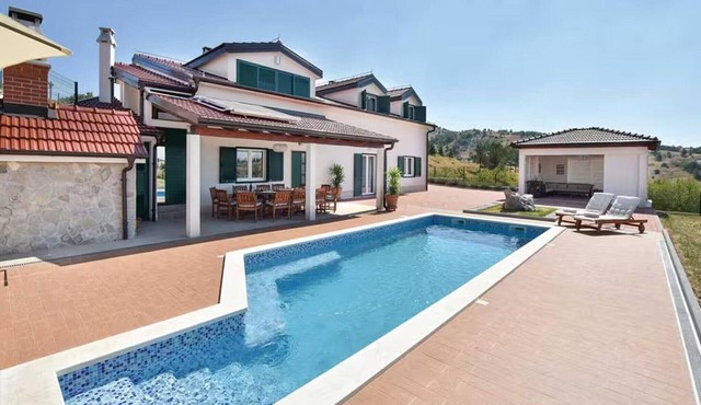 Seaview Family Villa with Heated Pool