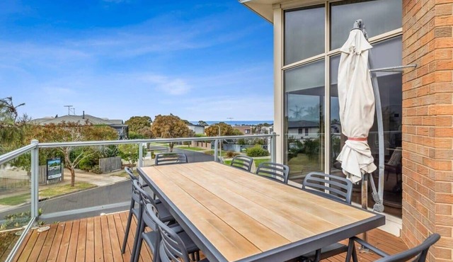 Seaview Haven: Pet Friendly near Fisherman’s Beach