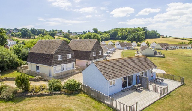 Seaview Holidays - Salterns Village