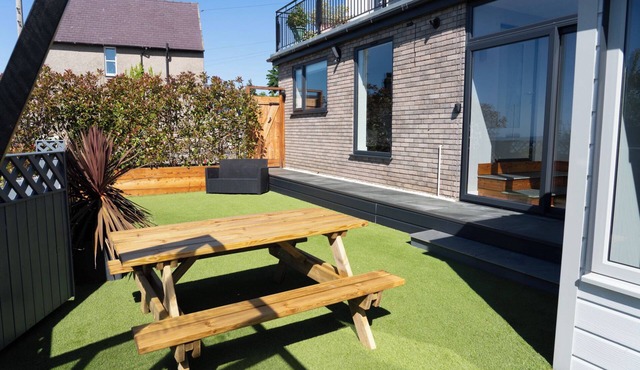 SEAVIEW HOUSE, country holiday cottage in Llanfairfechan