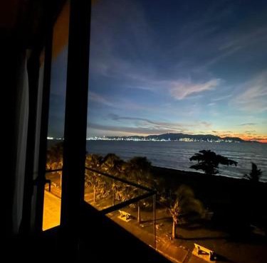 Seaview Master Room - Ensuite Bath in Butterworth