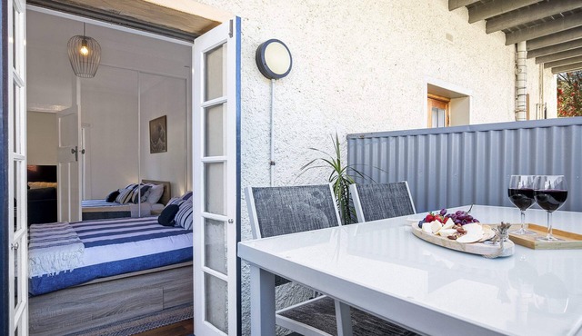 Seaview No.6 | Henley Beach | Wifi