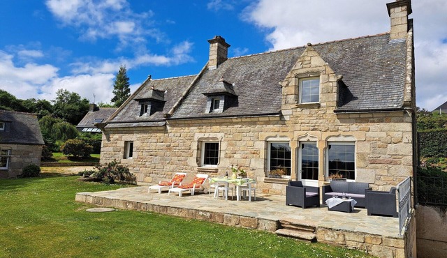 Seaview Stone House in Brittany