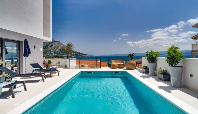 Seaview villa Mila with 4 en-suite bedrooms, private heated pool, Finnish sauna, Treadmill, sandy beach 250m