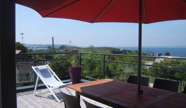 Seaview villa near beach and coastal paths