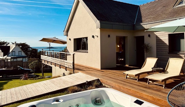 Seaview Villa, Spa and Beach 5min
