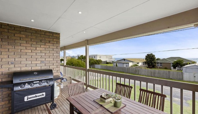 Seaviews to Melbourne