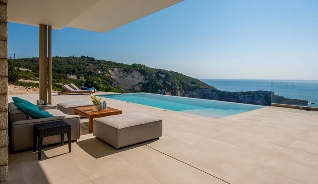 SeaWhisper Villa - Four Bedroom Villa, Sleeps 8