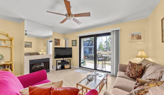 Seawinds Townhome ~ Excellent Location ~ Steps to the Beach!