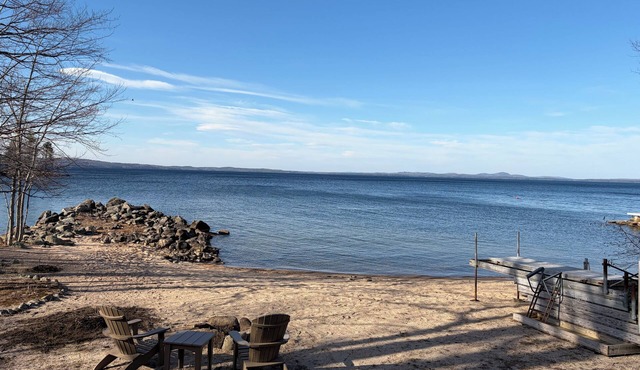 Sebago Lake Beach House, 3 Bedrooms, Sleeps 6, Sandy Beach, Dock & Mooring