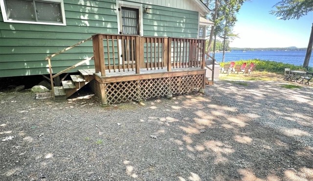 Sebago Waterfront-Large Private Lot, Dock, Screened Porch, Grill. Pets Allowed