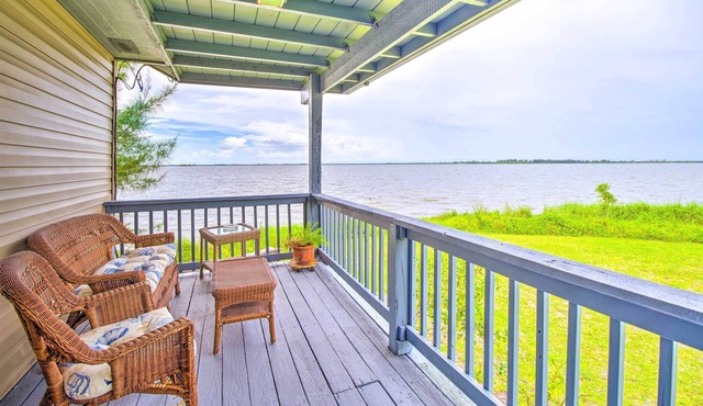Sebastian Cottage on Indian River w/ Grill!