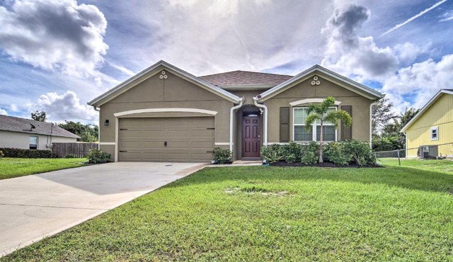 Sebastian Retreat with Patio Less Than 9 Mi to Beach!