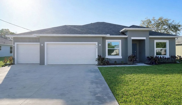 Sebastian Serenity - 4BR/2BA home near beaches