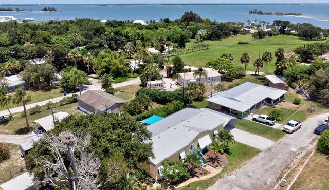 Sebastian Sunrise Cottage with Indian River Access & Awesome Sunrises!