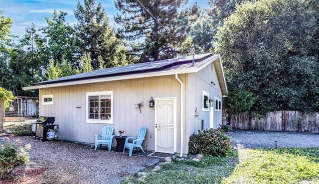 Sebastopol Country Getaway - 15 Minutes Walk to Downtown