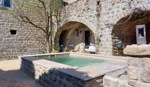 Sebet Oasis
