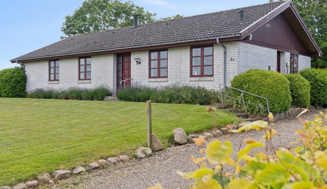 "Sebine" - 800m from the sea by Interhome