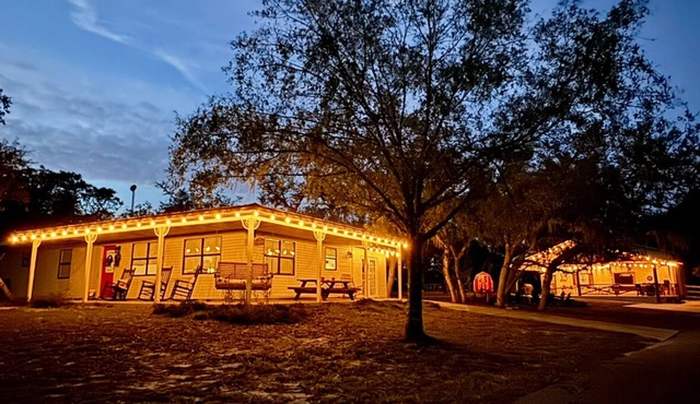 Sebring Florida Farmhouse just minutes from Raceway