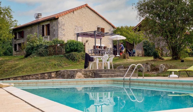 Secluded country side cottage with private pool